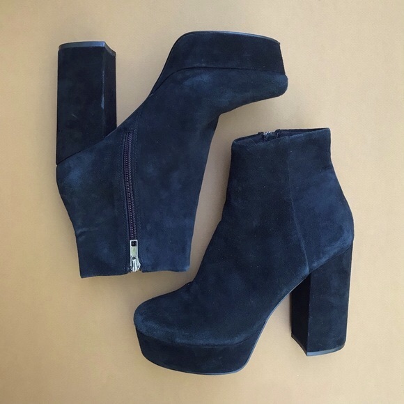 Steve Madden Shoes - Steve Madden “Gratify” Black Suede Platform Boot, Size 7